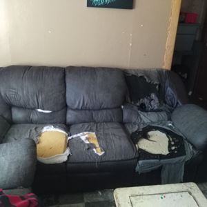 98 7 The Bay S Ugliest Couch Photo Contest Could Get You A 1 000