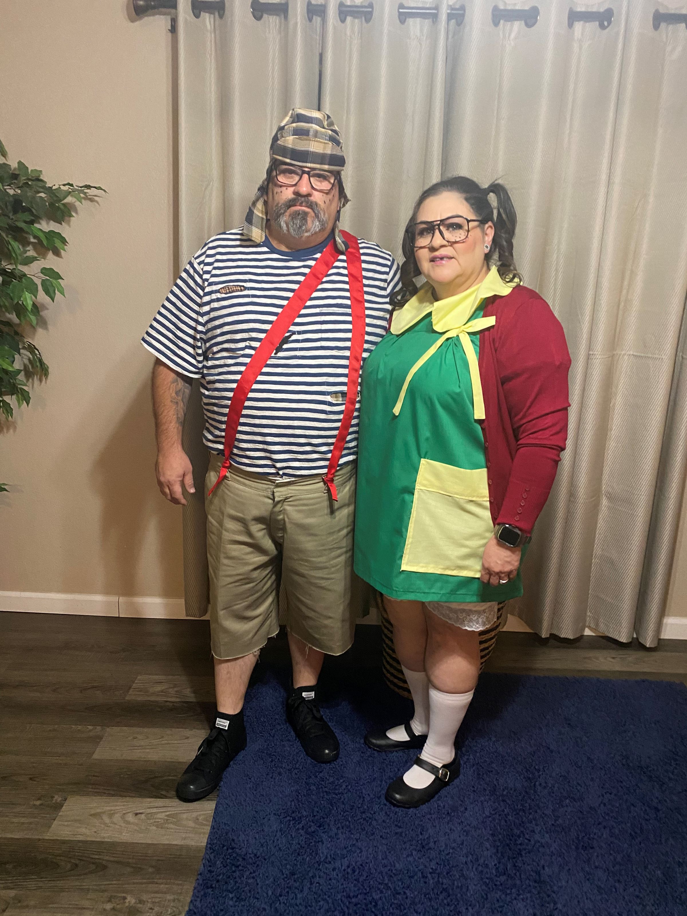 El Chavo Del 8 y La Chilindrina - 2021 Halloween Costume Contest – Group  Costumes