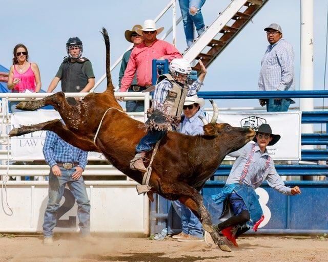 Student at Coolidge Junior High wins Arizona rodeo award